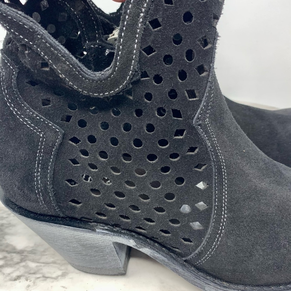 Shyanne Nicki Perforated Suede Western Booties 8.5 Bohemian Classic Country Boho - Picture 15 of 16